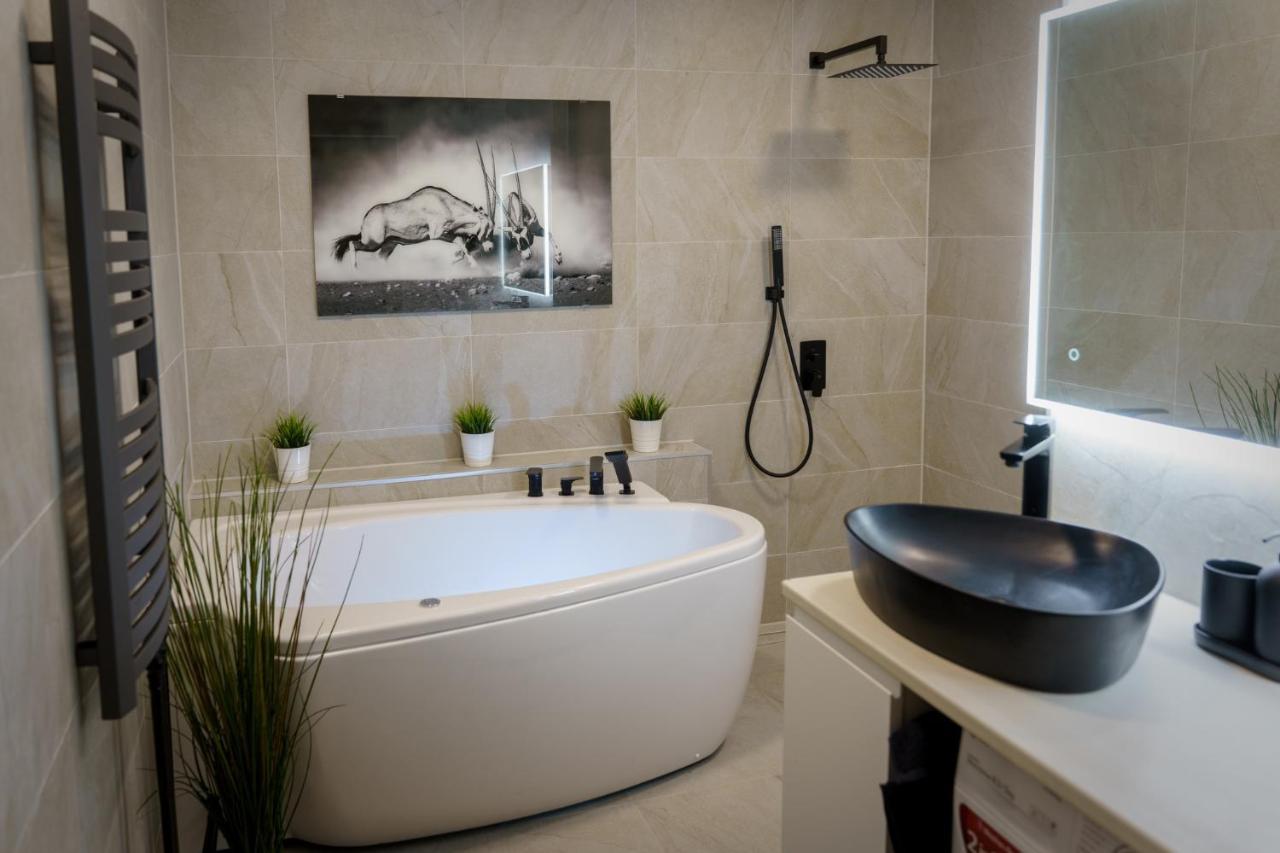 Stylish In The Heart Of Tallinn, Free Parking Dzīvoklis *