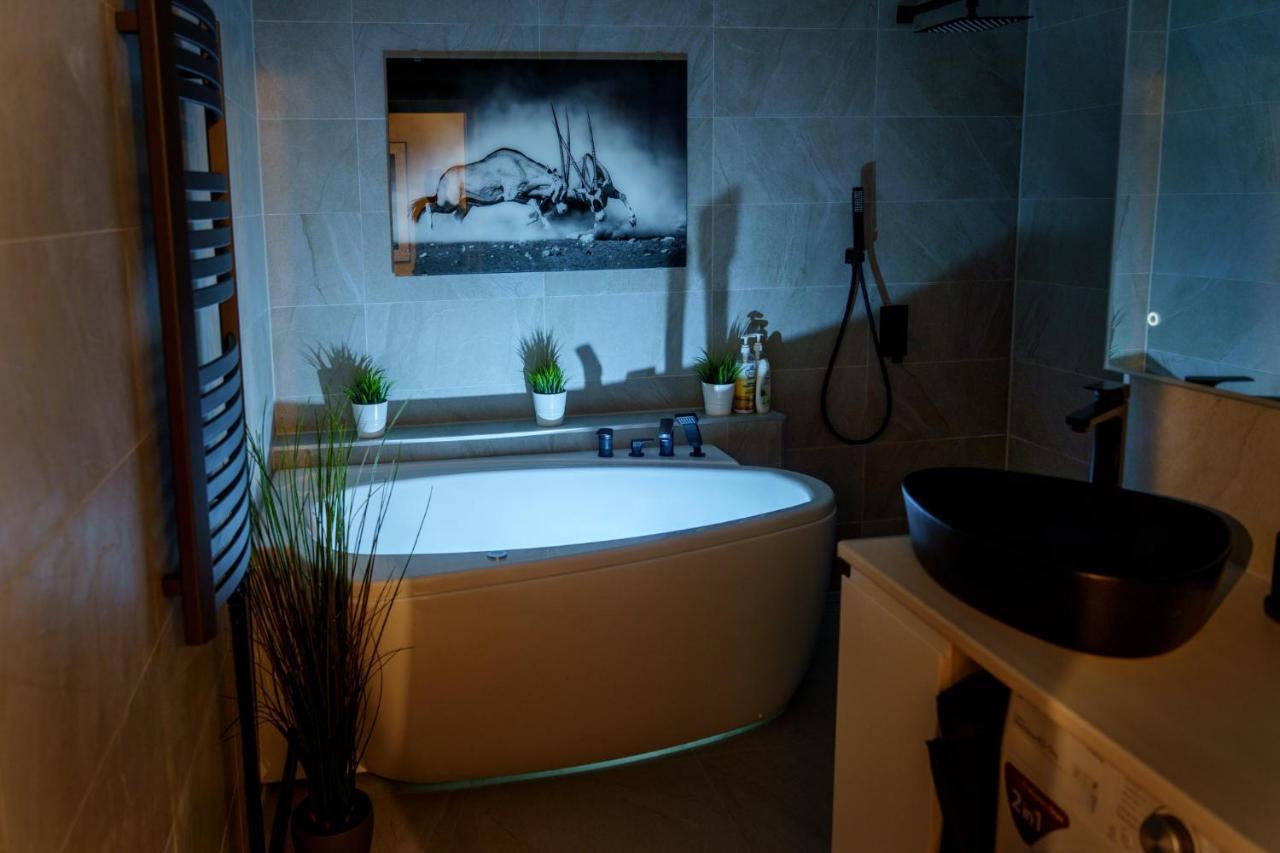 Stylish In The Heart Of Tallinn, Free Parking Dzīvoklis *